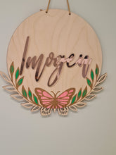 Round - 3D One Name Sign -  Butterfly & Leaf Edge